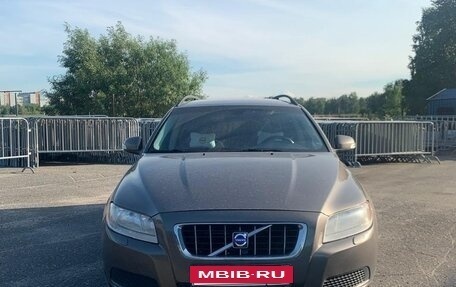 Volvo V70 III рестайлинг, 2009 год, 1 070 000 рублей, 2 фотография
