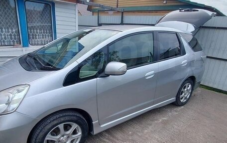 Honda Fit Shuttle I рестайлинг, 2012 год, 890 000 рублей, 3 фотография