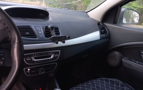 Renault Megane III, 2012 год, 700 000 рублей, 2 фотография