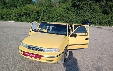 Daewoo Nexia I рестайлинг, 2004 год, 200 000 рублей, 2 фотография