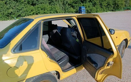 Daewoo Nexia I рестайлинг, 2004 год, 200 000 рублей, 8 фотография