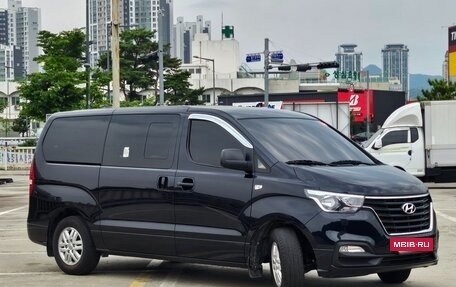Hyundai Grand Starex Grand Starex I рестайлинг 2, 2021 год, 2 500 000 рублей, 2 фотография