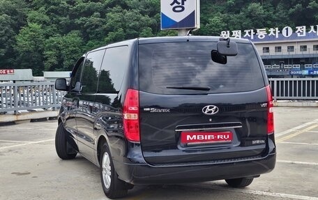 Hyundai Grand Starex Grand Starex I рестайлинг 2, 2021 год, 2 500 000 рублей, 4 фотография