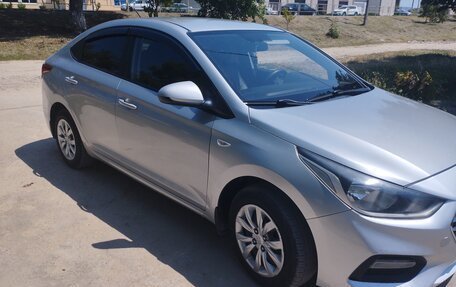 Hyundai Solaris II рестайлинг, 2017 год, 900 000 рублей, 12 фотография