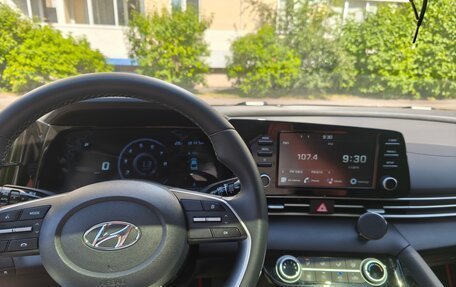 Hyundai Elantra, 2023 год, 1 850 000 рублей, 4 фотография