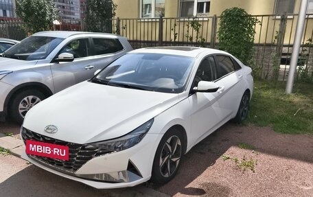 Hyundai Elantra, 2023 год, 1 850 000 рублей, 3 фотография
