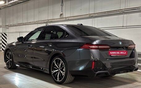 BMW 5 серия, 2023 год, 6 490 000 рублей, 9 фотография