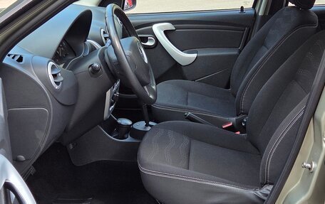 Renault Sandero I, 2014 год, 900 000 рублей, 18 фотография
