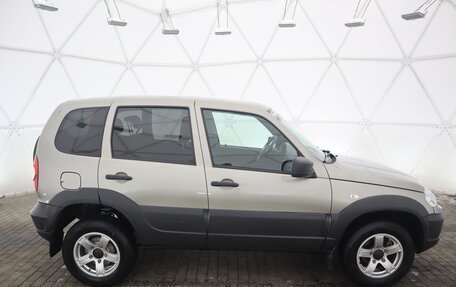 Chevrolet Niva I рестайлинг, 2019 год, 830 000 рублей, 2 фотография