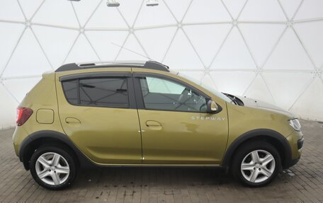 Renault Sandero II рестайлинг, 2016 год, 1 025 000 рублей, 2 фотография