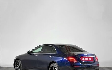 Mercedes-Benz E-Класс, 2020 год, 3 680 000 рублей, 3 фотография