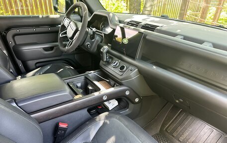 Land Rover Defender II, 2021 год, 9 300 000 рублей, 4 фотография