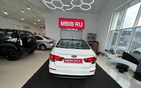 KIA Rio III рестайлинг, 2015 год, 390 000 рублей, 3 фотография