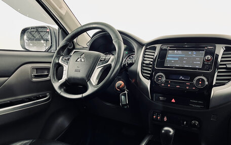 Mitsubishi L200 IV рестайлинг, 2017 год, 2 290 000 рублей, 11 фотография