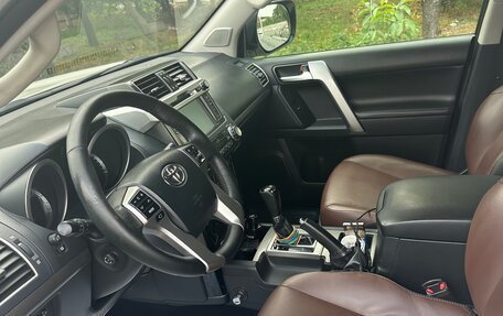 Toyota Land Cruiser Prado 150 рестайлинг 2, 2015 год, 3 900 000 рублей, 5 фотография