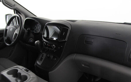 Hyundai Grand Starex Grand Starex I рестайлинг 2, 2019 год, 3 500 000 рублей, 3 фотография