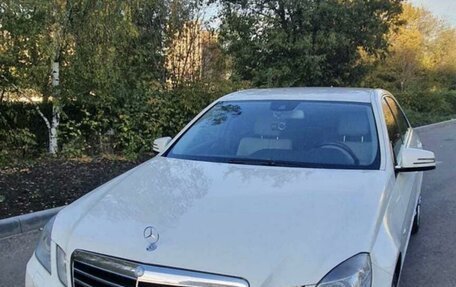 Mercedes-Benz E-Класс, 2010 год, 1 400 000 рублей, 1 фотография