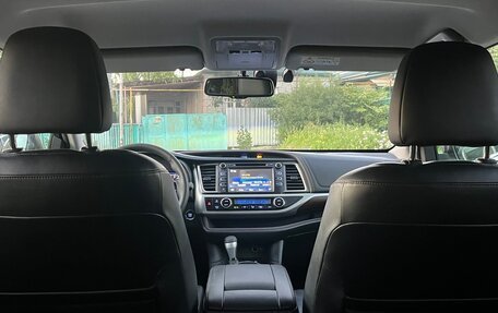 Toyota Highlander III, 2013 год, 2 600 000 рублей, 11 фотография