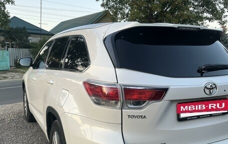 Toyota Highlander III, 2013 год, 2 600 000 рублей, 8 фотография
