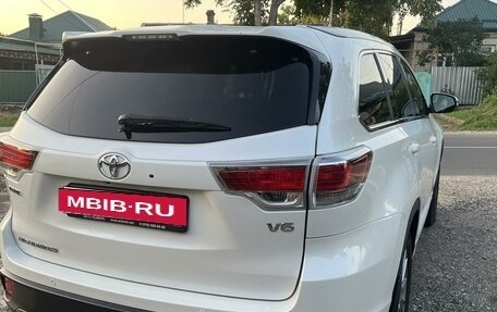 Toyota Highlander III, 2013 год, 2 600 000 рублей, 5 фотография