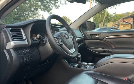 Toyota Highlander III, 2013 год, 2 600 000 рублей, 17 фотография