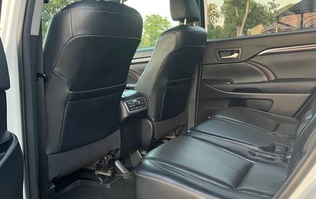 Toyota Highlander III, 2013 год, 2 600 000 рублей, 15 фотография