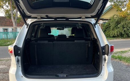 Toyota Highlander III, 2013 год, 2 600 000 рублей, 16 фотография