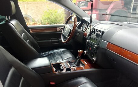 Volkswagen Touareg III, 2005 год, 850 000 рублей, 8 фотография