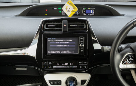Toyota Prius IV XW50, 2018 год, 1 659 000 рублей, 3 фотография