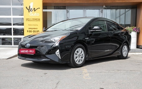 Toyota Prius IV XW50, 2018 год, 1 659 000 рублей, 11 фотография