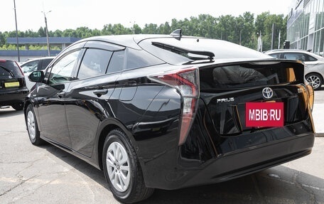 Toyota Prius IV XW50, 2018 год, 1 659 000 рублей, 18 фотография