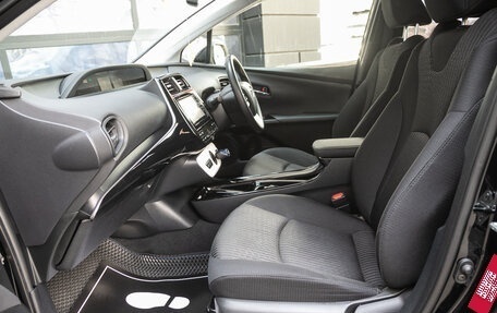Toyota Prius IV XW50, 2018 год, 1 659 000 рублей, 21 фотография