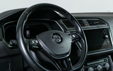 Volkswagen Tiguan II, 2018 год, 2 750 000 рублей, 16 фотография