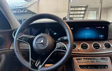 Mercedes-Benz E-Класс, 2023 год, 5 000 000 рублей, 8 фотография