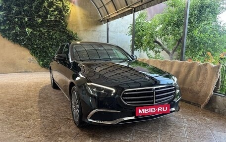 Mercedes-Benz E-Класс, 2023 год, 5 000 000 рублей, 17 фотография