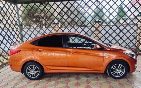 Hyundai Solaris II рестайлинг, 2015 год, 1 100 000 рублей, 3 фотография