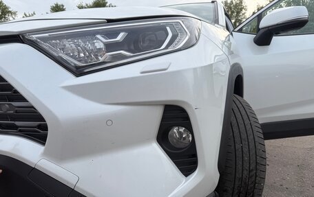 Toyota RAV4, 2021 год, 3 700 000 рублей, 21 фотография