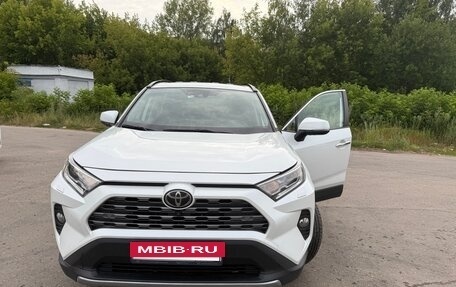 Toyota RAV4, 2021 год, 3 700 000 рублей, 23 фотография