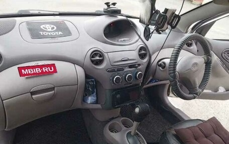 Toyota Platz, 2000 год, 310 000 рублей, 6 фотография