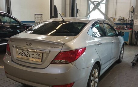 Hyundai Solaris II рестайлинг, 2015 год, 960 000 рублей, 3 фотография