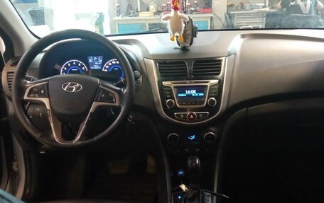 Hyundai Solaris II рестайлинг, 2015 год, 960 000 рублей, 5 фотография