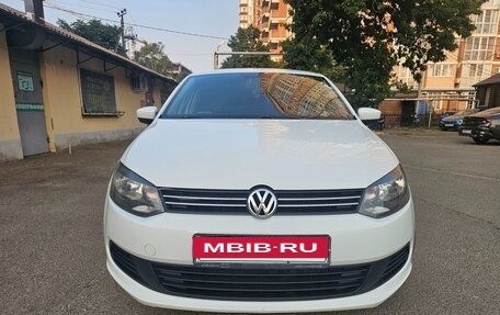 Volkswagen Polo VI (EU Market), 2015 год, 940 000 рублей, 2 фотография