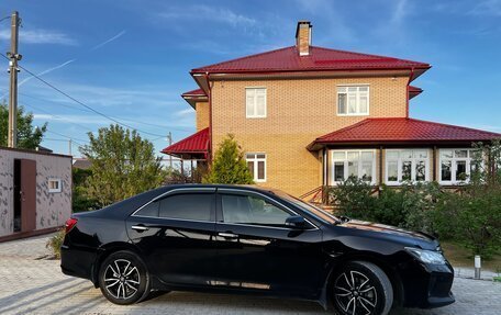 Toyota Camry, 2017 год, 2 000 000 рублей, 2 фотография