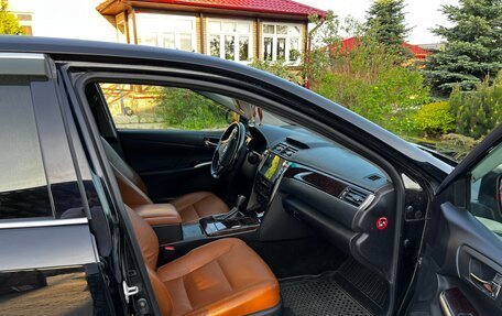 Toyota Camry, 2017 год, 2 000 000 рублей, 9 фотография
