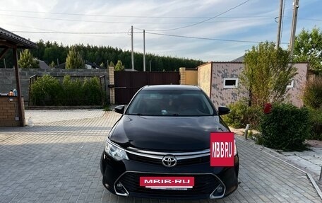 Toyota Camry, 2017 год, 2 000 000 рублей, 4 фотография