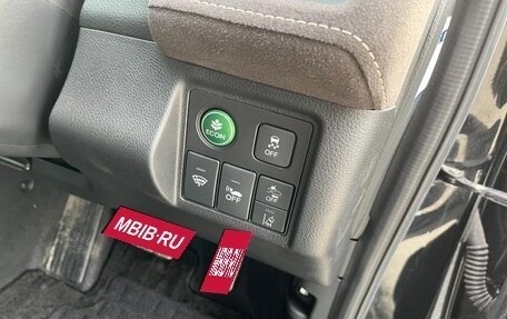 Honda Vezel, 2018 год, 2 200 000 рублей, 39 фотография