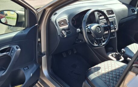 Volkswagen Polo VI (EU Market), 2016 год, 1 070 000 рублей, 3 фотография