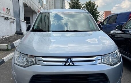 Mitsubishi Outlander III рестайлинг 3, 2014 год, 1 700 000 рублей, 1 фотография