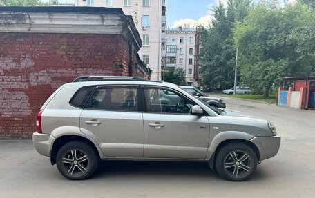 Hyundai Tucson III, 2008 год, 730 000 рублей, 3 фотография