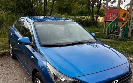 Hyundai Solaris II рестайлинг, 2017 год, 870 000 рублей, 4 фотография